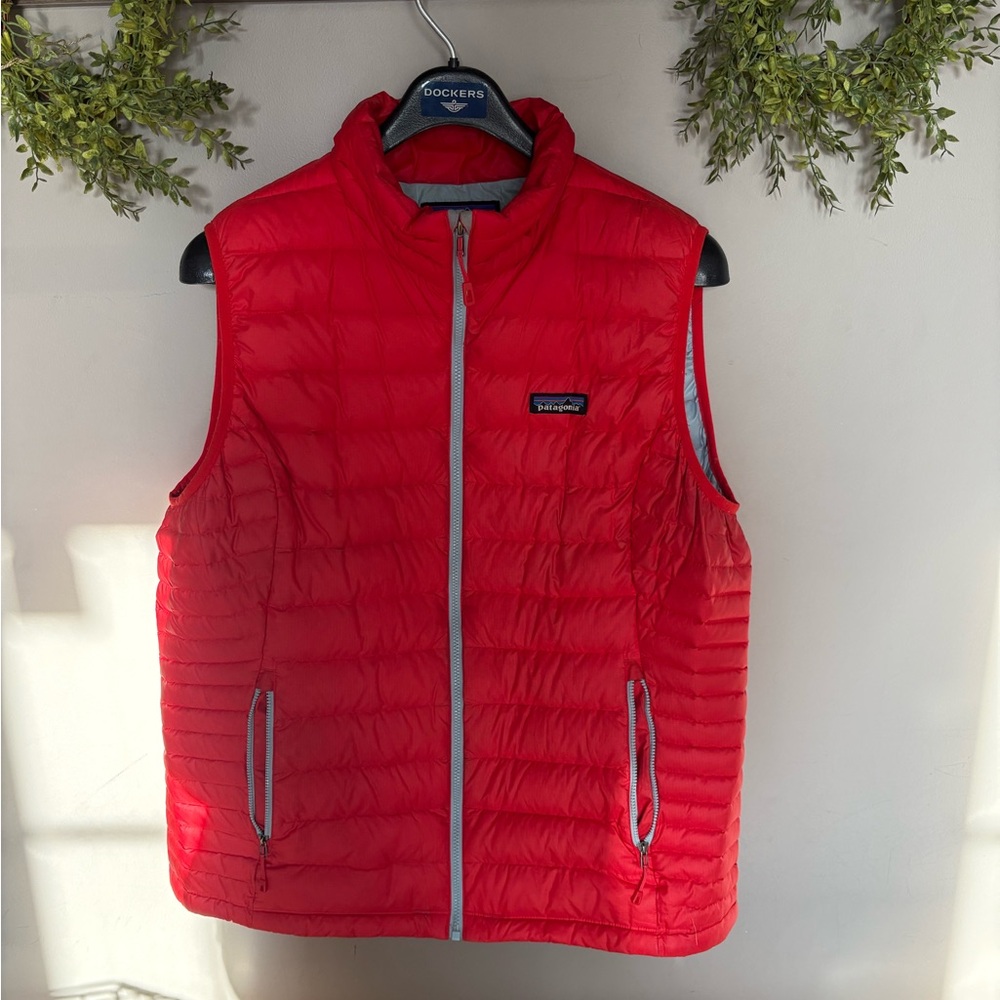 Size XL women’s Patagonia Dark Coral/Light Aqua Sweater Vest